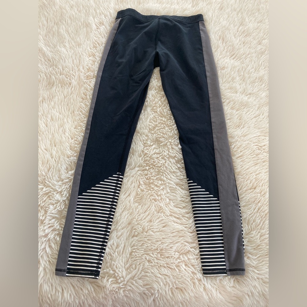 Under Armour Black and Gray Striped Leggings - Picture 2 of 2